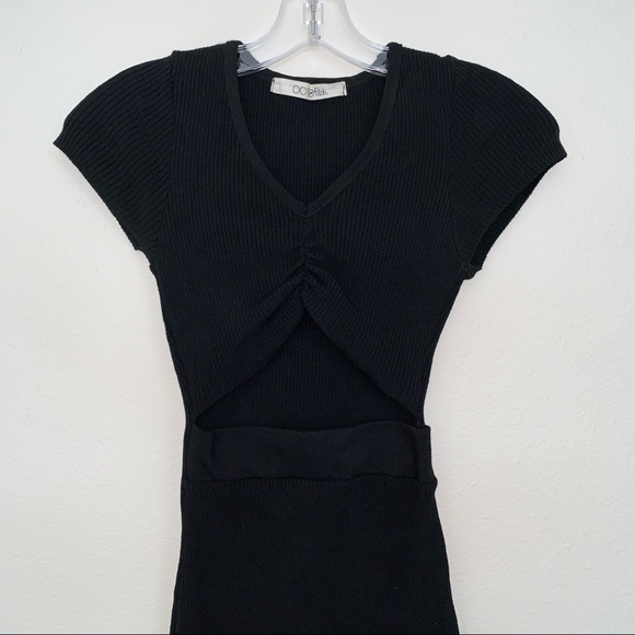 OOTDFash Black Short Sleeve Ribbed Romper with Triangle Cutout - Picture 2 of 10